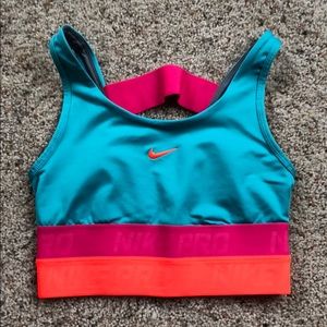 Nike pro sports bra